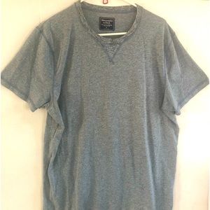 Abercrombie soft XL Knit Tee shirt.  Lt blue gray.